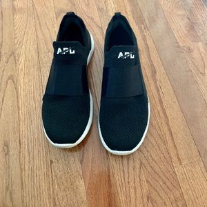 APL🔴Techloom Bliss sneaker black and white